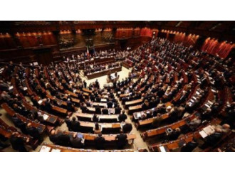 Grillo tsunami, Berlusconi "vince",
Centrosinistra maggioranza solo alla Camera